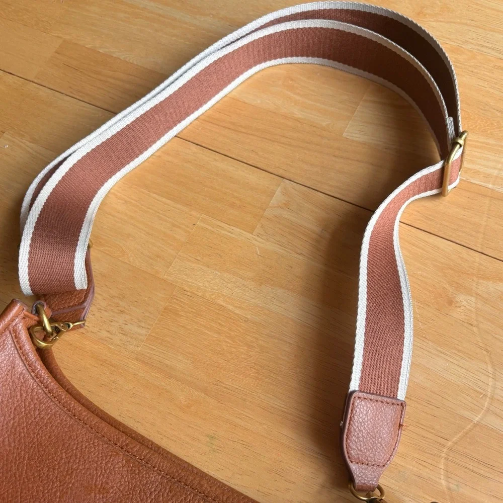 Crossbody Bag Womens Medium Cognac Brown Whipstitch Detail GREAT CONDITION